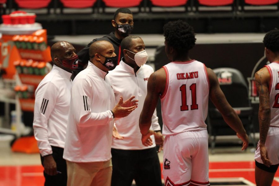 Men’s basketball drops first game in MAC play to Ball State
